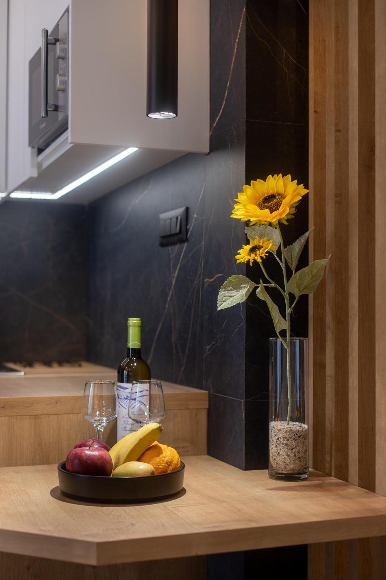 Sunflower Smartliving Suites Candia Esterno foto